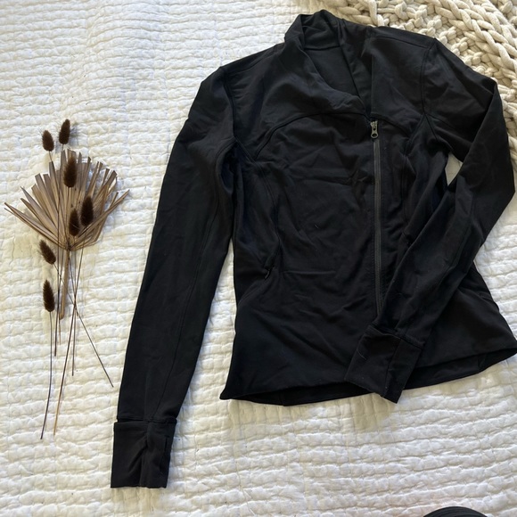 Women’s LULULEMON Activewear Black Jacket Sz S - Picture 2 of 12